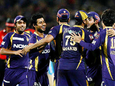 Kolkata go through to IPL 5 final 