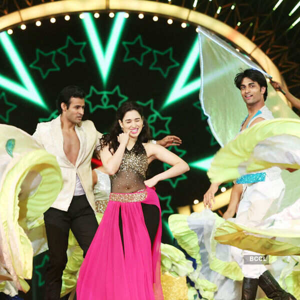 IIFA Utsavam 2016: Performances