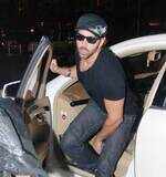 Hrithik leaves for Macau